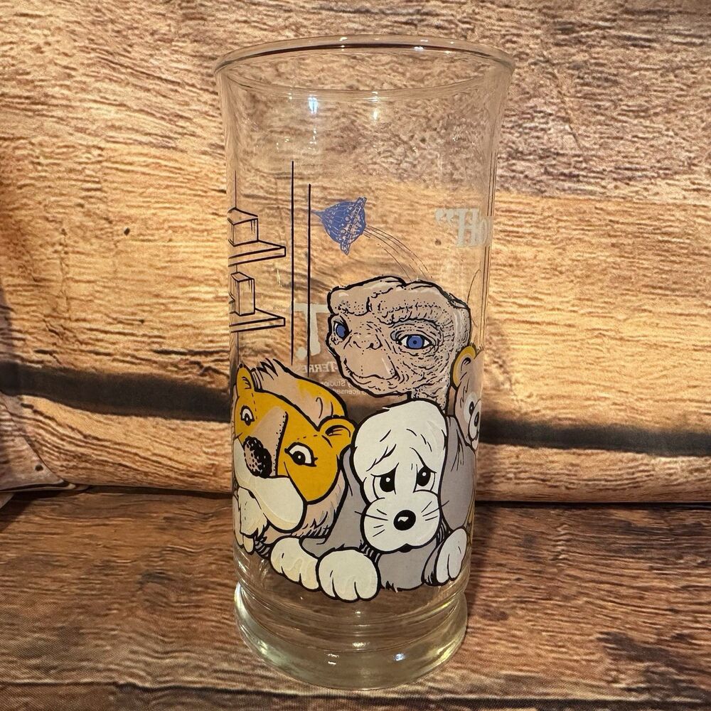 Vintage 1982 ET Pizza Hut Glass Home Scene Stuffed Animals Closet Tumbler Cup